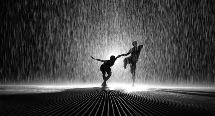 Staying Dry In The Incredible Rain Room In Sharjah - Roaming Required