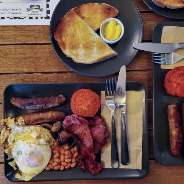 Close up of a full English breakfast at Cafe Cheesedale. One of many perfect things to do in Durham for couples